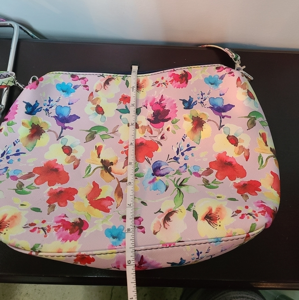 NWOT Carlos Floral Shoulder Bag and Wristlet - Picture 5 of 16